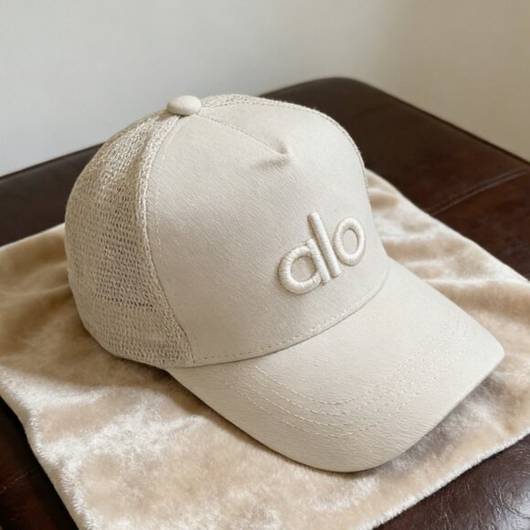 Alo Yoga Beige Embroidered Mesh Trucker Hat - Picture 4 of 6